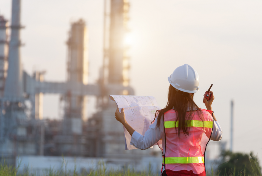 Engineer eensuring asset integrity in the energy sector