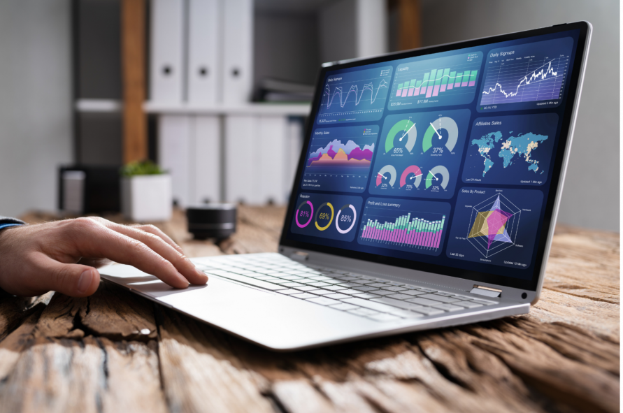 Dashboards monitoring critical assets (pumps/regulators) with real-time data